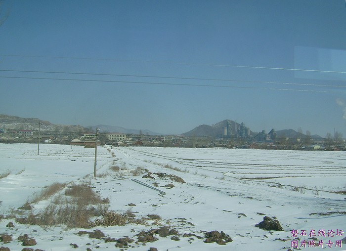 北国风光，千里冰封，万里雪飘，苍白大地。---磐石向南，向南，......