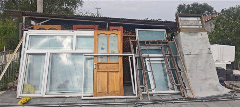 自家二手房屋门窗九成新便宜出售