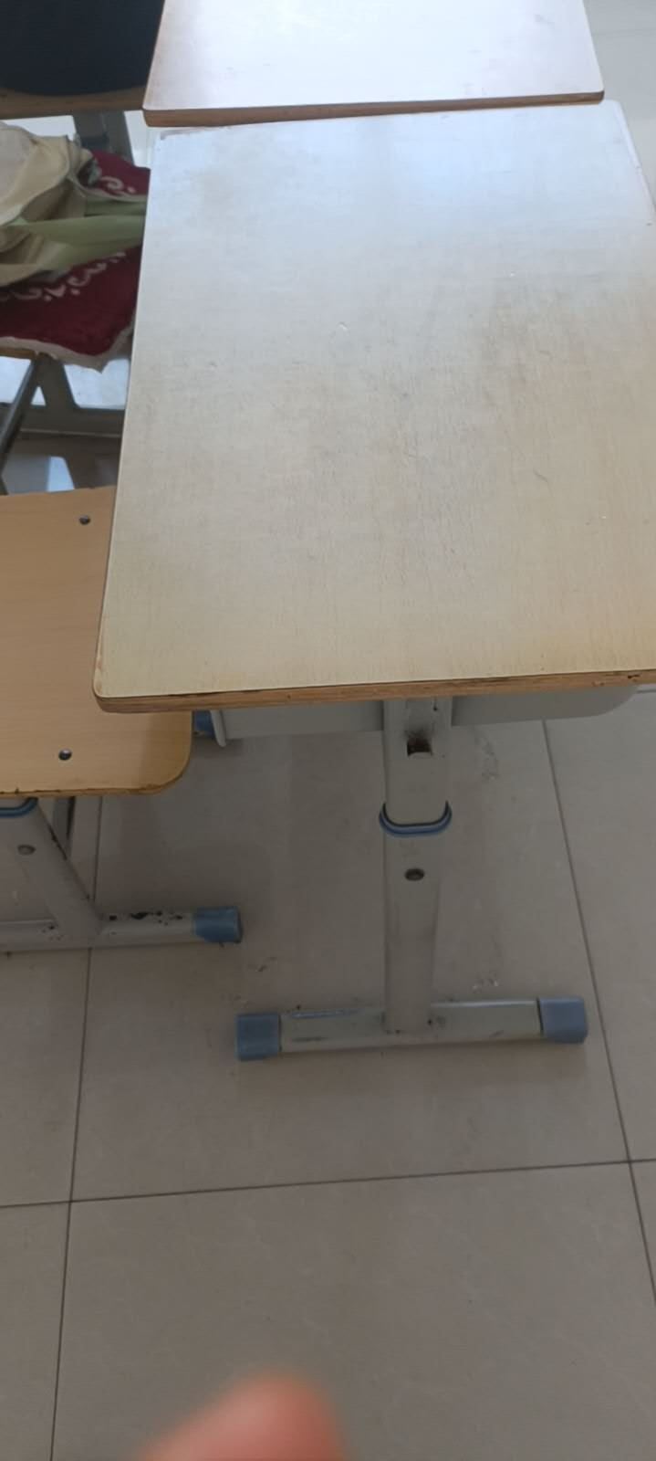 学生桌椅，八，九成新